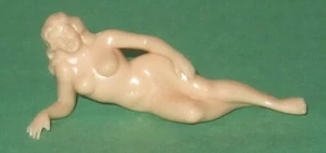 SCARCE Orig Old 1950's Marx "HARD PLASTIC" Lying Bathing Beauty Figure - Picture 1 of 2