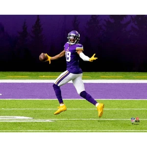 Justin Jefferson Unsigned Minnesota Vikings First NFL TD 8x10 Photo - Picture 1 of 1