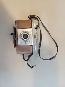 Cámara visor Kodak Pony 135 con estuche de cuero marrón SOLO PIEZAS NO PROBADAS - Imagen 1 de 3