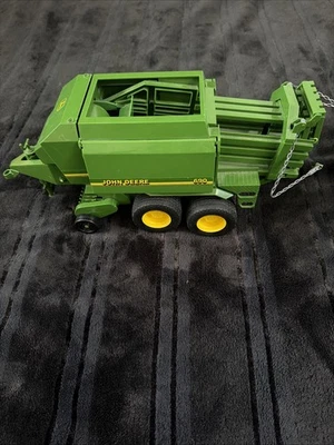 Bruder Toys 02017 Pro Series John Deere Big BalePress Baler Toy Model 1:16 - Image 1 of 4