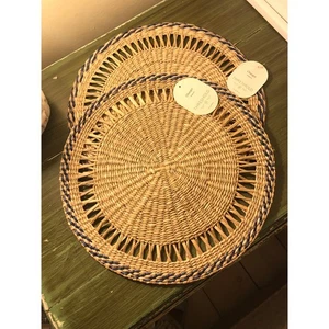 Threshold NWT Set of 2 Seagrass Woven Chargers with Blue Trim 15" - Picture 1 of 4