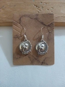 Sun & Moon Earrings Beautiful Stunning Celestial Dangle Silver-colored Earrings - Picture 1 of 1