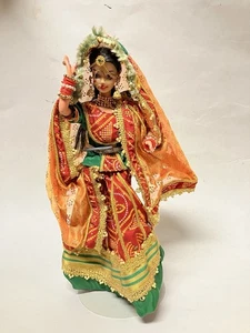 Roopvati Rajasthani Barbie Puppe Expressions of India Dolls of the World mit Ständer - Bild 1 von 4