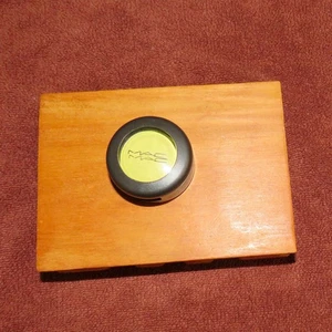 MAC Overgrown Satin Eyeshadow Culture Bloom Collection DISC! RARE! - Picture 1 of 3