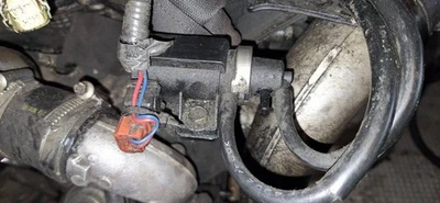 Nissan X-Trail 2005 Electrical selenoid (Electromagnetic solenoid) #2537214-95 - Bild 1 von 4