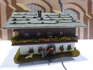 Wohnhaus mit Figuren             43/61 - Picture 1 of 3