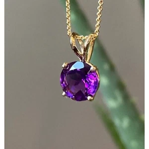 1,65 kt runder natürlicher Amethyst 14 kt Gelbgold plattiert 925 Solitär Anhänger 18 Zoll - Bild 1 von 7