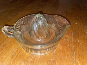 Vintage Hazel Atlas Clear Glass Juicer  Citrus Reamer  Basket Weave Pattern - Picture 1 of 4