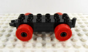 Lego Duplo Train Base black w/ red wheels - Picture 1 of 3