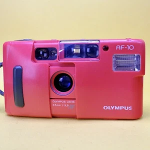Rara cámara fotográfica roja Olympus AF-10 compacta para apuntar y disparar 35 mm ¡orden de funcionamiento! - Imagen 1 de 11