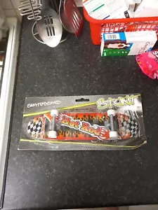Funtastic Finger Skateboard Stunt Hot Rod Toy Brand New - Picture 1 of 5