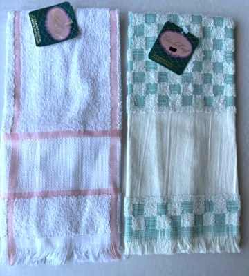 Charles Craft lot of 2 kitchen towels 25"x12" patterned with fringe - Image 1 of 2