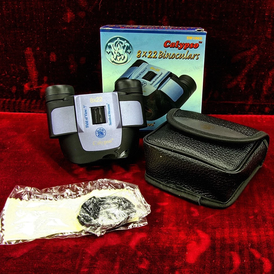 SALE Factory NEW Smith & Wesson 8x22 CALYPSO Binoculars BIRDING, HUNTING, SPORTS - Image 1 of 4