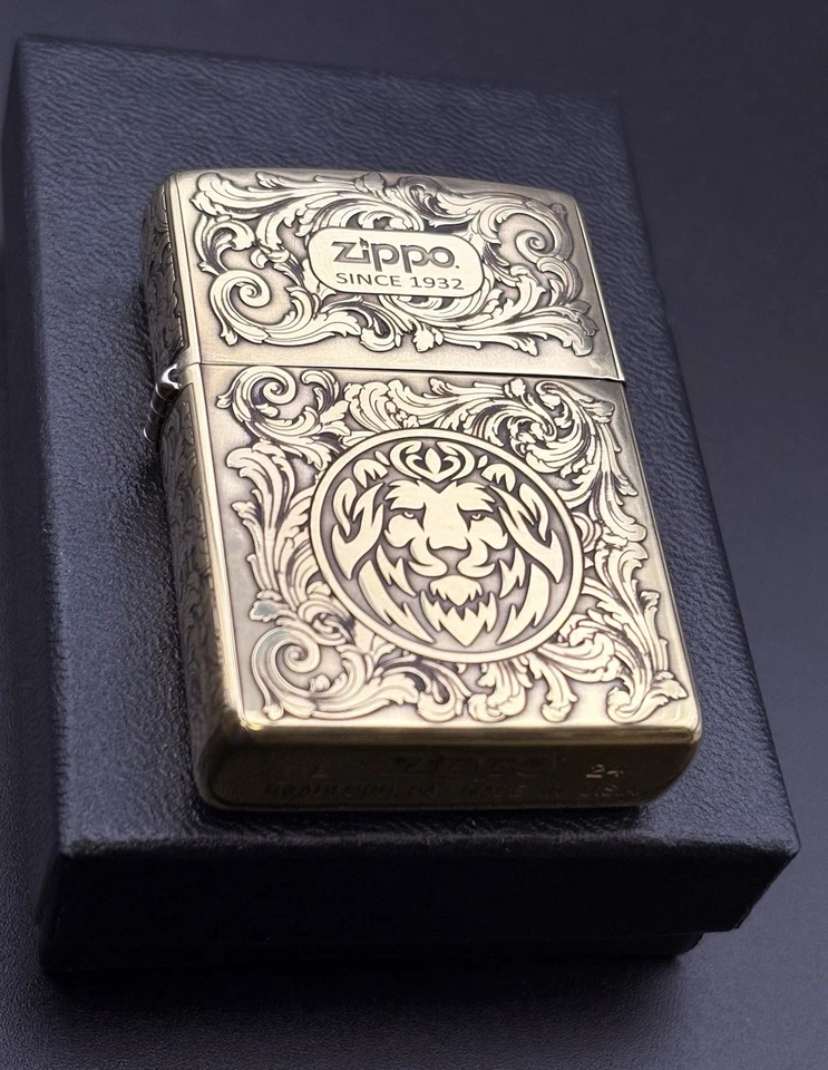 Edles Zippo Feuerzeug – Gravur mit Löwenmotiv – Messing-Optik – Personalisierbar - Bild 1 von 4