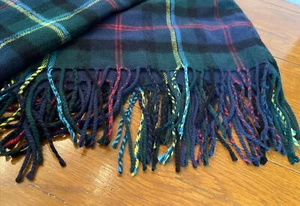 Tartan Cape Scarf with Hand Openings Fringe 74" x 30" - Bild 1 von 8