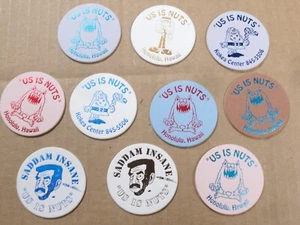POGS/MILKCAPS SET DI 10 US IS NUTS FROM HONOLULU, HAWAII SADDAM FOLLE ON TWO - Foto 1 di 2