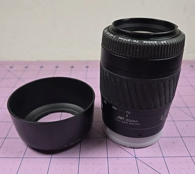 VTG MINOLTA AF-70-210 F 4.5-5.6 Zoom Lens 35 mm Film Camera w lens hood - Image 1 of 4