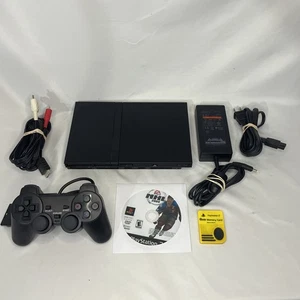 Consola delgada negra Sony PS2 PlayStation 2 SCPH-70001 con controlador y cables - Imagen 1 de 16