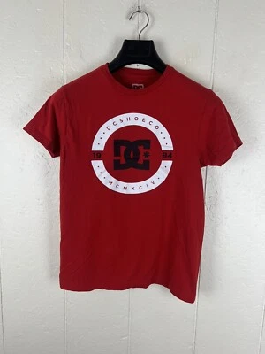 DC Shoes Camisa Mujer Pequeña Roja Gráfica Cuello Redondo Manga Corta Elastizada Pullover Foto 1 de 4