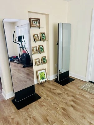 Espejo de fitness ProForm iFit Vue con equipo y accesorios Foto 1 de 4