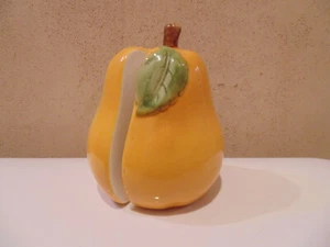  Gelbe Vintage Bartlett Birne halbiert Salz und Pfefferstreuer Keramik - Bild 1 von 7