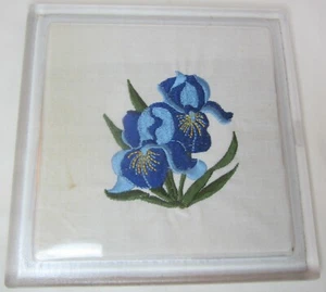 2-Ton Blau Iris Maschine Stickerei Untersetzer Kork Handarbeit Kunststoff Grün Weiß - Bild 1 von 3