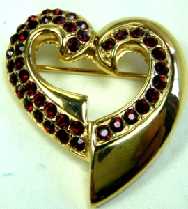 BROCHE DE PIN CORAZÓN ROJO GIVENCHY FIRMADO DE COLECCIÓN - Imagen 1 de 4