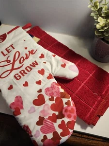 Valentine Kitchen Towel Set - Towell, Washcloth and Oven Mitt - Picture 1 of 8