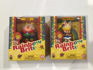 Lotto 2 Figurine Rainbow Brite Edizione Pasqua/Primavera Twink CheeBee TLS Giocattolo NUOVE - Foto 1 di 3