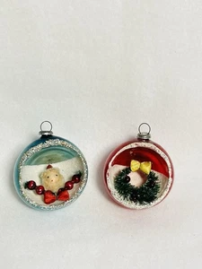 2 Vintage Weihnachten Merkur Glas Einzug 3D Diorama Weihnachtsmann Kranz Ornamente - Bild 1 von 7