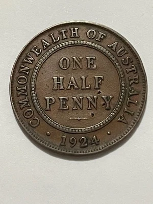 👀AUSTRALIAN 1924 HALF PENNY COIN SCARCE DATE 6 PEARLS DIAMOND ANTIQUE👀 - Image 1 of 2
