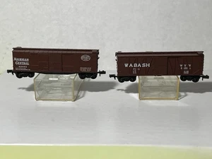 MICRO TRENI 43061 MICH CENTRAL 28051 WABASH (2) 40' SCATOLA LEGNO SENZA ETICHETTA KADEE N - Foto 1 di 12