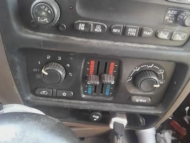 Chevy Trailblazer EXT 2003-2006 calefacción manual control de aire acondicionado CJ3 Foto 1 de 1