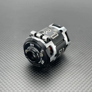 R1 Wurks 020182 - V30 Competition Brushless Motor, 17.5T - Picture 1 of 1