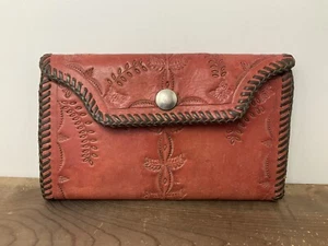 Billetera de chequera grande de cuero mecanizada a mano de colección 7” x 4,25” Rockabilly geométrica - Imagen 1 de 21