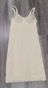 Vintage 70er Vanity Fair Nude Antron Nylon Spitzendetail Büste Damen Gr. 34 TT - Bild 1 von 10