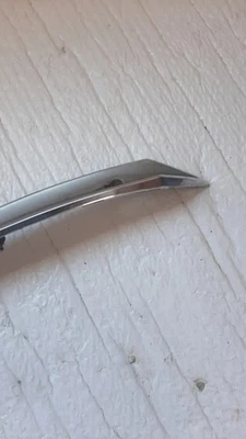  Buick Hood Spear Molding Electra 225 Wildcat 1965 1374140 GM OEM Foto 1 de 4