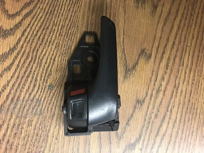 Cerradura de manija interior de puerta del lado del conductor Toyota RAV4 2014-2018 Foto 1 de 4