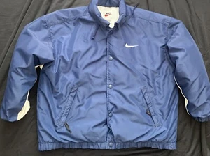 Abrigo Chaqueta Amortiguable Nike Vintage Azul y Blanco Hechas Con Capucha Empaquetable Talla Grande - Imagen 1 de 8