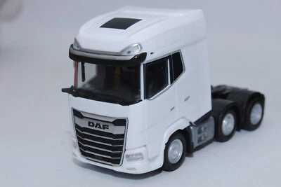 Herpa 318990 DAF XG + Tractor 3 Axle White 1:87 H0 New Original Packaging - Image 1 of 4
