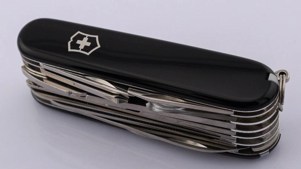 Faca Victorinox Swiss Army multi-ferramenta SwissChamp Swiss Champ preta 1.6795.3 - Imagem 1 de 4