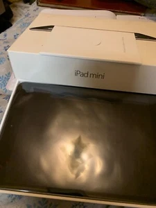 Apple iPad 2 mini 32GB, Wi-Fi + Cellular (Verizon), 9.7in - White - Picture 1 of 1