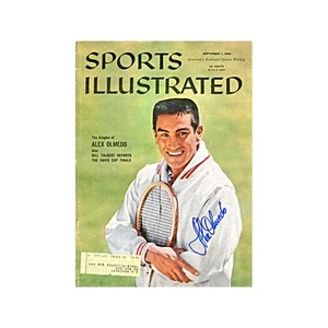 Alex Olmedo Autografato Firmato Settembre 1959 Sports Illustrated (JSA COA) - Foto 1 di 3