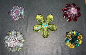5- Large 3” Vintage Mixed Tone 3D Cluster Brooches - Picture 1 of 11