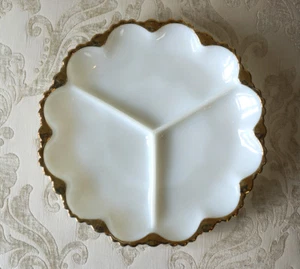 Anchor Hocking Fire King Weiß Milchglas mit Goldrand Geteilt Süßigkeitenschale mit Box - Bild 1 von 9