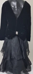 Vintage 1980's Party Dress - Black - Peter Chin - Hong Kong- Velvet/Silk-Size 10 - Picture 1 of 9