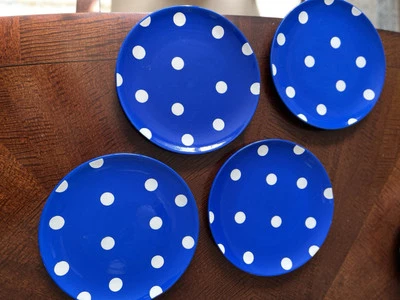 ETIQUETA 4 Platos Cerámica Azul Blanco Lunares Almuerzo Aperitivo Ensalada Postre 9.25” Foto 1 de 4