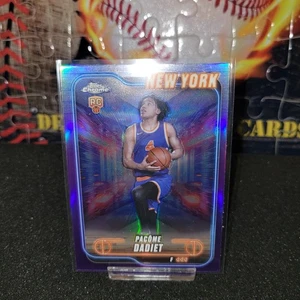 2024-25 Topps cromo #172 Pacome Dadiet New York Knicks novato refractor púrpura - Imagen 1 de 2