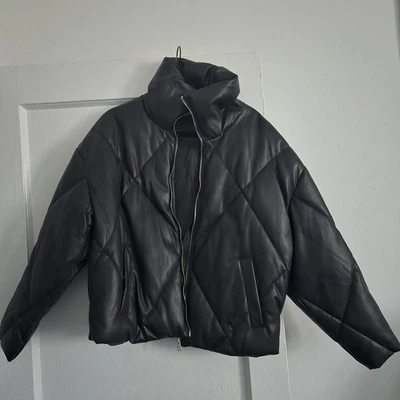 Abrigo Chaqueta Bomber Acolchado Puffer Coffee Shop Negro Grande Imitación Cuero Nuevo Foto 1 de 4