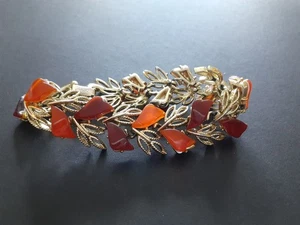 Vintage breites goldfarbenes Duroplast rot & orange signiertes Coro Armband - Bild 1 von 3